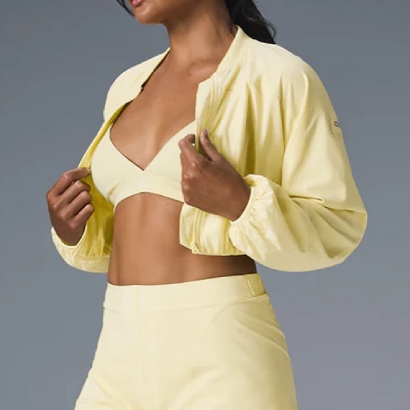 Gorgeous Alo Yoga tiebreaker jacket NWT - Picture 4 of 6